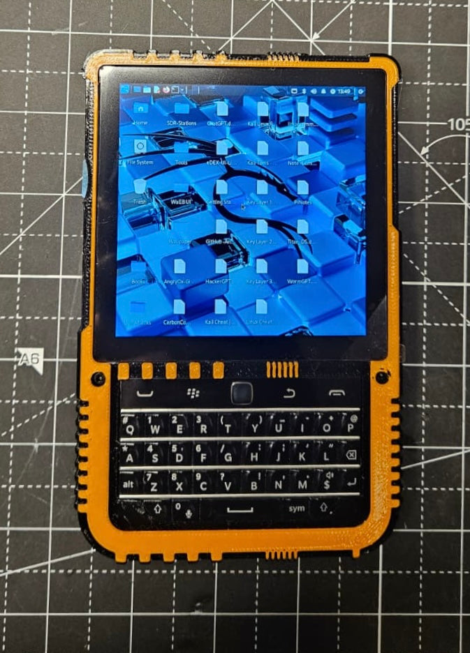 Hackberry Pi CM5 Handheld - Carbon Computers