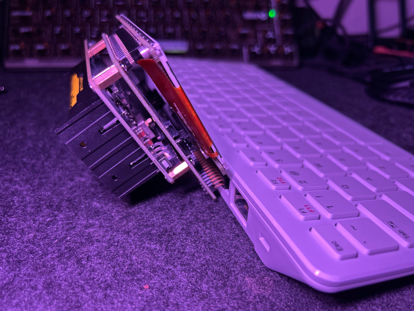Pi CyberDeck 400 with Kali - Carbon Computers