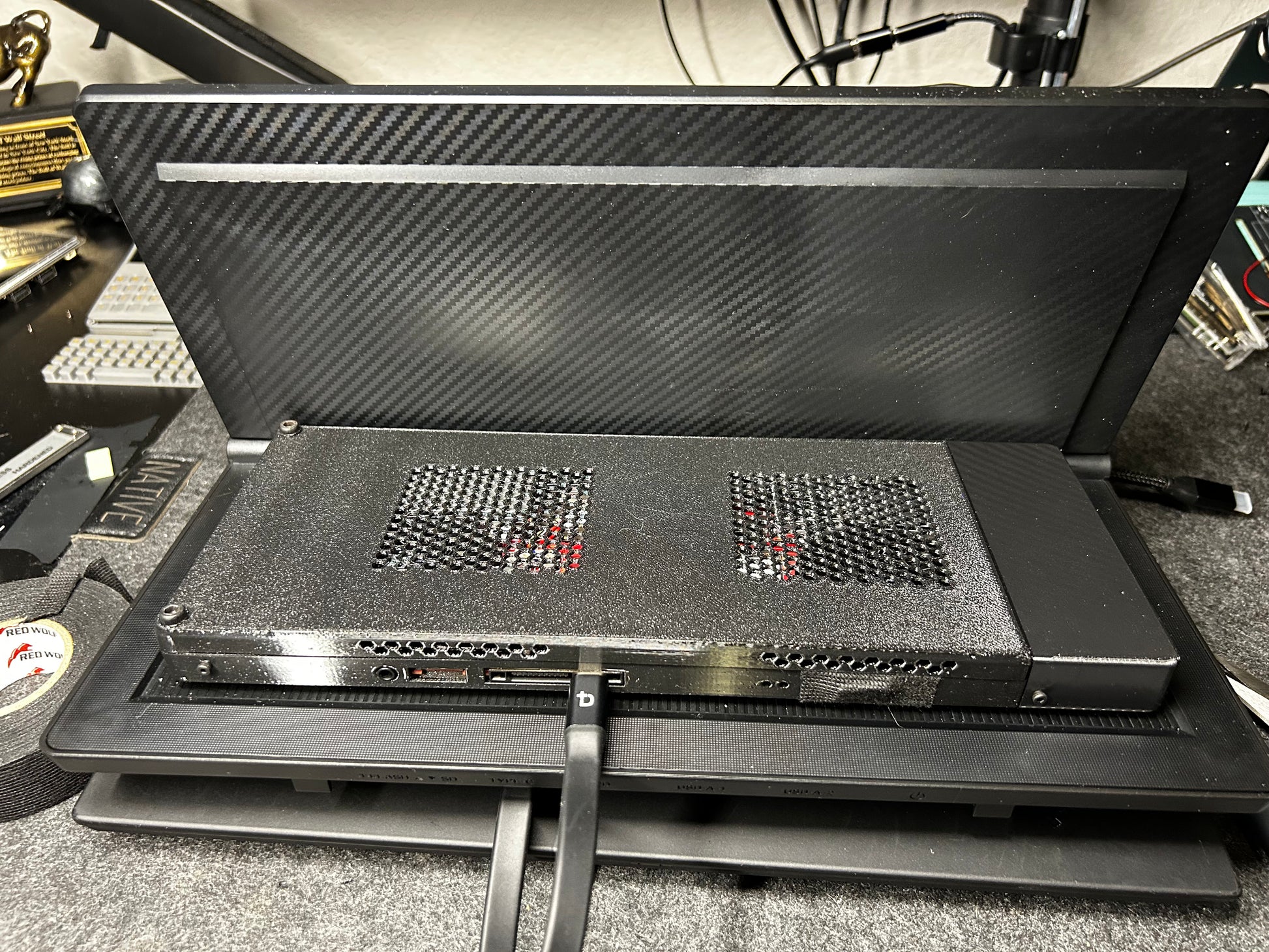 Ryzen 7 enclosure mounted to the back of the MK-3